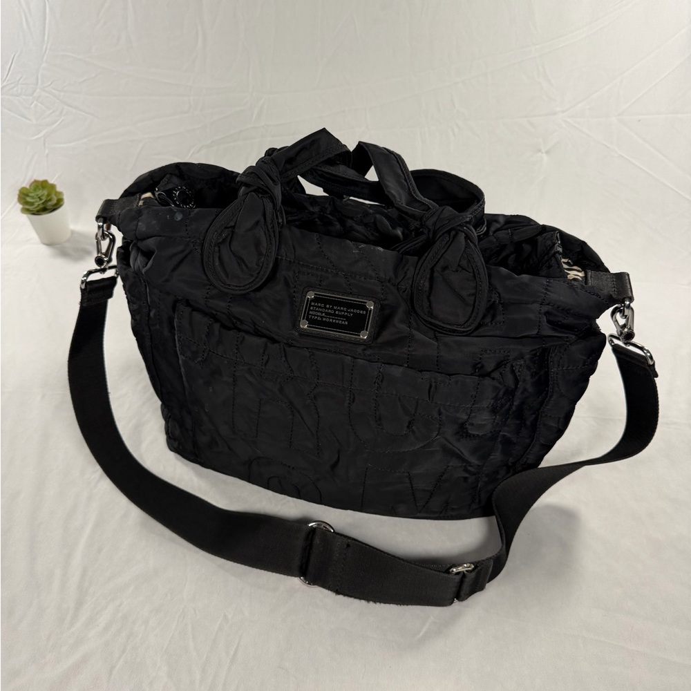 MARC by Marc Jacobs Pretty Nylon Eliz-A-Baby Diaper Bag Black Designer Used